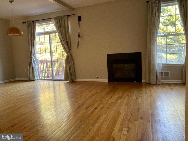 53 Tennyson Rd in East Windsor, NJ - Building Photo - Building Photo