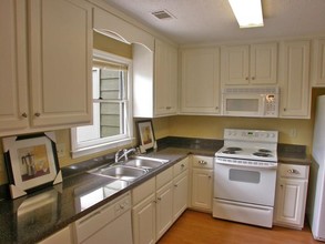 WHITEHALL LANDING in Athens, GA - Building Photo - Interior Photo