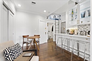 558 Columbus Ave, Unit 4F Apartamentos