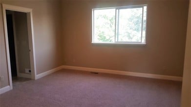 560 SW State St in Pullman, WA - Building Photo - Building Photo