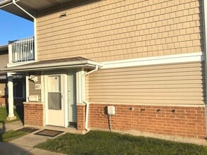 1423 Fremont Dr in Hanover Park, IL - Building Photo - Building Photo