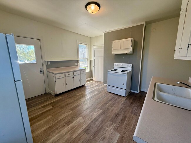 property at 801 Henrietta St