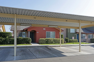 Washington Plaza in Earlimart, CA - Building Photo - Building Photo