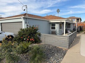 4566 Muir Ave in San Diego, CA - Building Photo