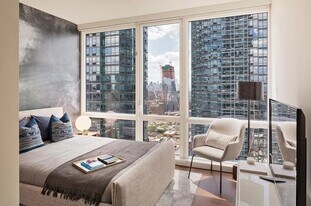 635 W 42nd St in New York, NY - Building Photo