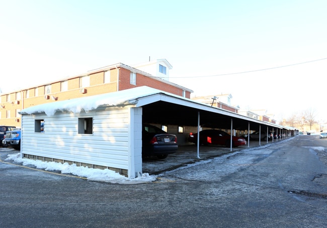 Market Ridge Apartments in Canton, OH - Foto de edificio - Building Photo