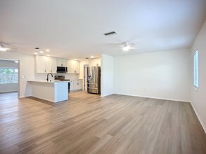 2809 Taunton Dr W in Bradenton, FL - Building Photo - Building Photo