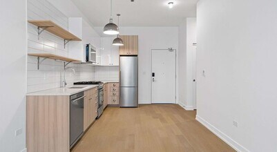 5440 N Sheridan Rd in Chicago, IL - Foto de edificio - Building Photo