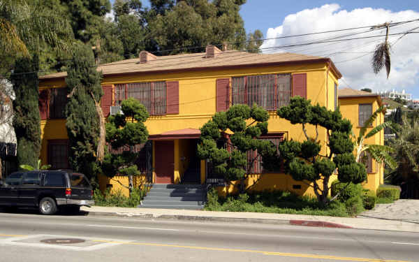 2230 N Cahuenga Blvd in Los Angeles, CA - Building Photo