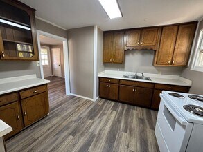 1401 N Detroit Ave in Russellville, AR - Building Photo - Building Photo