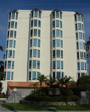 Kingsley Arms Condo in Hillsboro Beach, FL - Building Photo - Building Photo