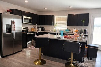 6006 Silverwing Dr in Charlotte, NC - Building Photo - Building Photo