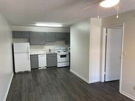 403 Hayden Rd in Tallahassee, FL - Building Photo