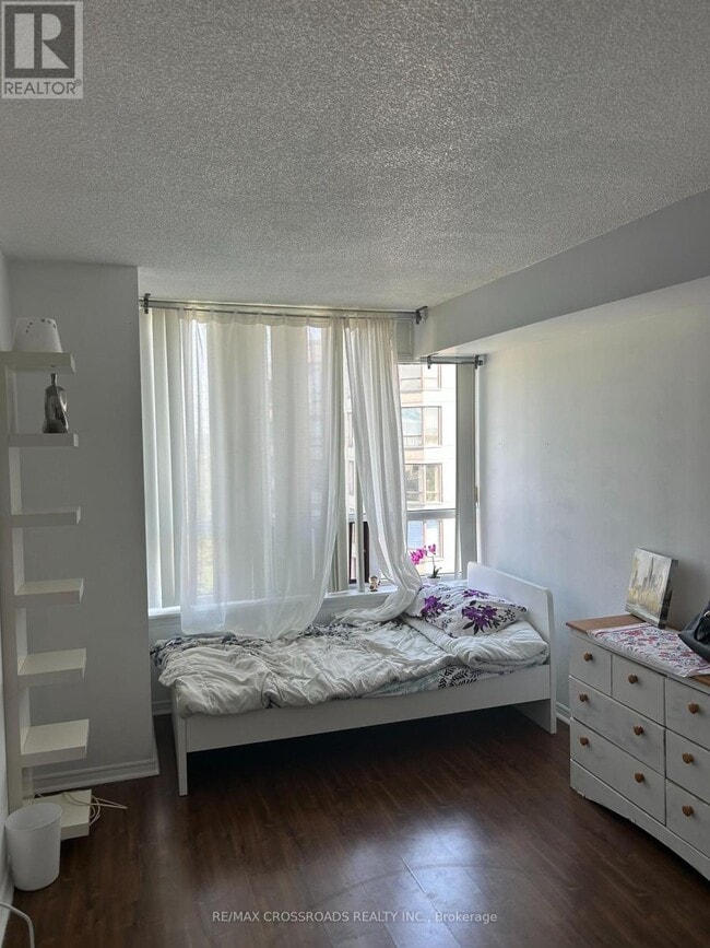 property at 91 Townsgate Dr