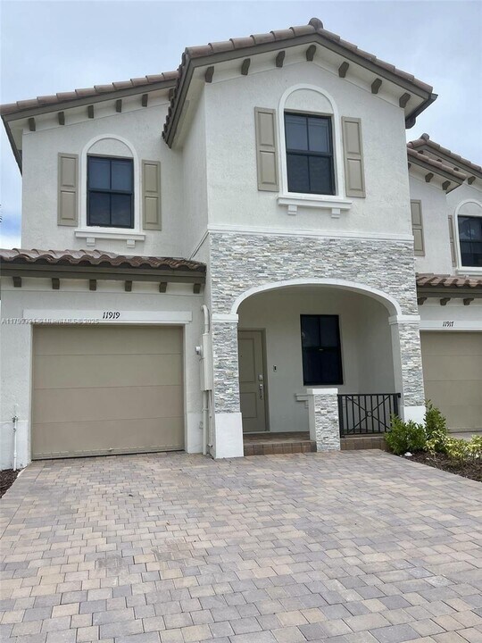 11919 SW 247th Ter in Homestead, FL - Building Photo