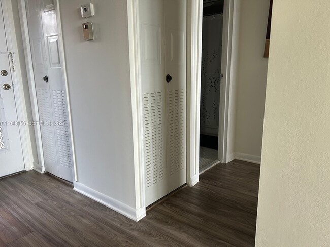 property at 2851 Somerset Dr