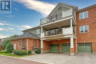 276 Gatwick Dr in Oakville, ON - Building Photo - Building Photo