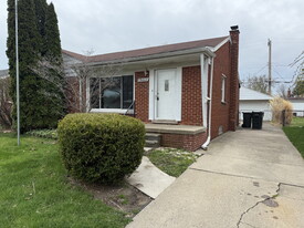 19800 Gaukler St in St. Clair Shores, MI - Building Photo