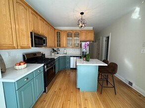 1831 W Nelson St in Chicago, IL - Building Photo - Building Photo