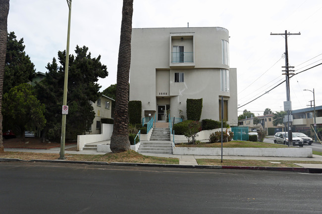 3568 Vinton Ave in Los Angeles, CA - Foto de edificio - Building Photo