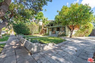 1550 N Sierra Bonita Ave in West Hollywood, CA - Building Photo - Building Photo