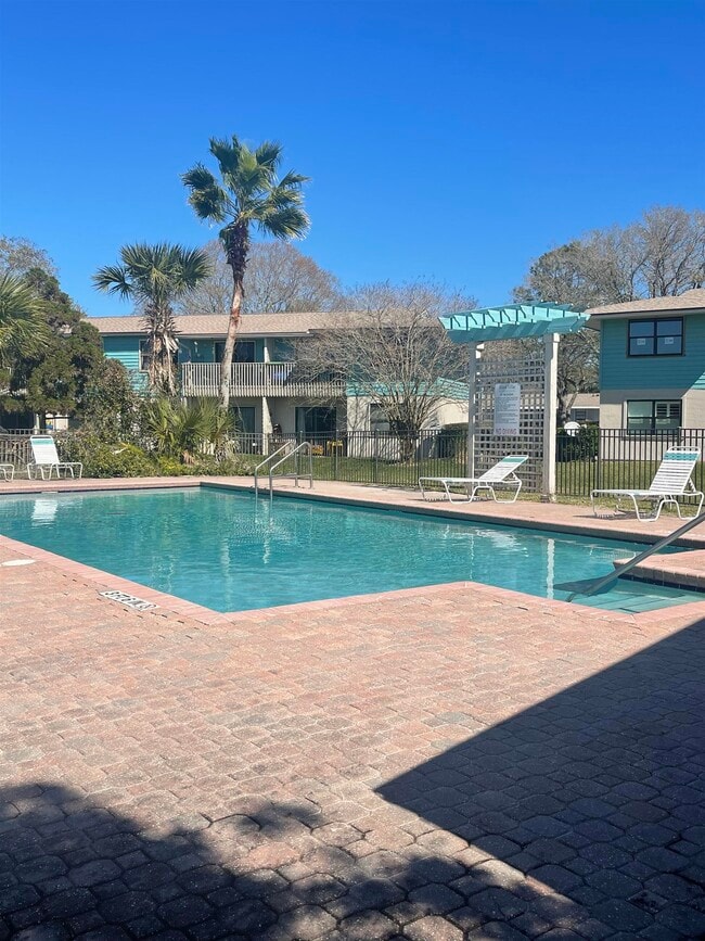 650 W Pope Rd in St. Augustine, FL - Building Photo - Building Photo