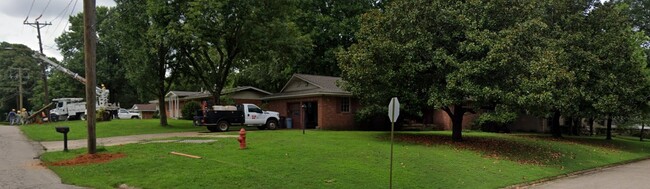 1301 Linden Ave