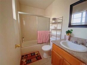 1362 W Orange Grove Ave in Pomona, CA - Building Photo - Building Photo