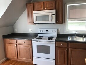 105 Broadway, Unit 2 in Salem, MA - Building Photo - Building Photo