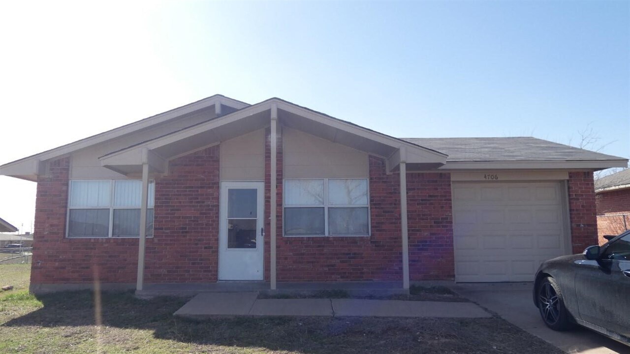 4706 SW K Ave in Lawton, OK - Foto de edificio