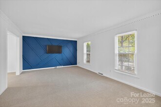10917 Blue Heron Dr in Charlotte, NC - Foto de edificio - Building Photo