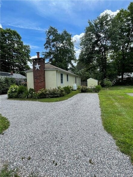 6 Brunetto Grove in Morris, CT - Foto de edificio - Building Photo