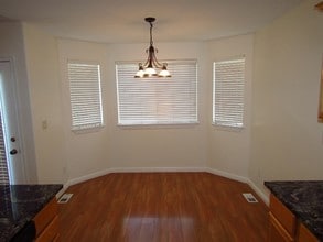 6955 Jordan Cl Cir in West Jordan, UT - Foto de edificio - Building Photo