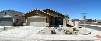 4631 Valentina Rd in Las Cruces, NM - Building Photo