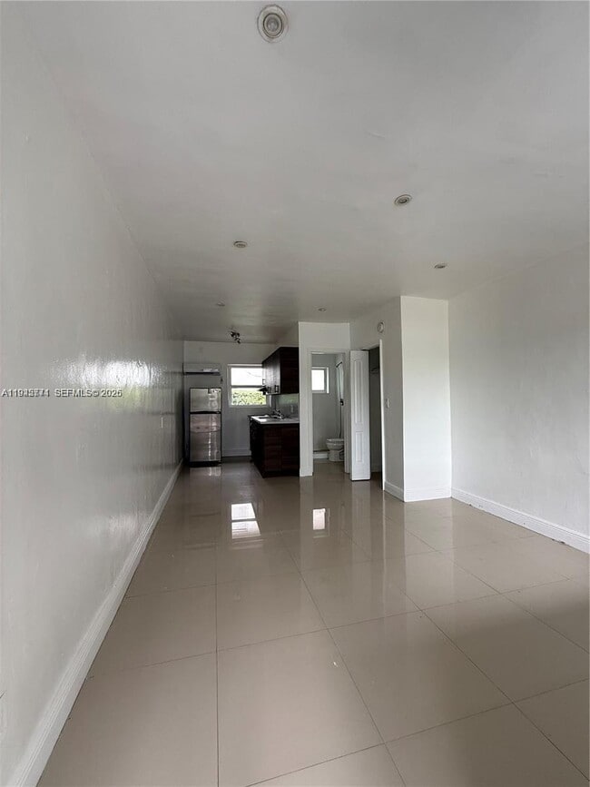 551 NE 61st St in Miami, FL - Building Photo - Building Photo