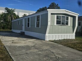 6280 Hamilton Dr in Ft. Myers, FL - Building Photo