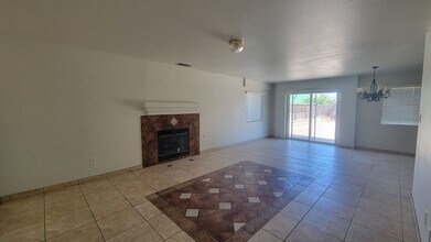 4402 Sun Devils Ave in Bakersfield, CA - Building Photo - Building Photo