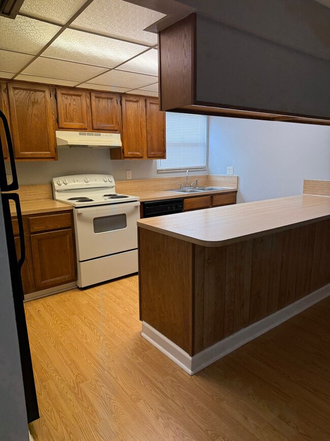 property at 2811-Y2811 SW Archer Rd