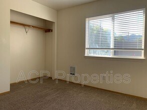 2332 Happy Ct in Bellingham, WA - Building Photo - Building Photo