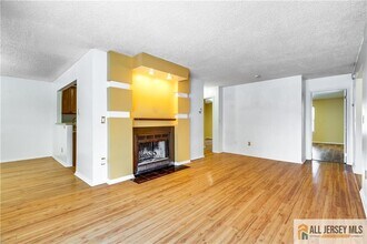 49 Tanglewood Ct in Monmouth Junction, NJ - Building Photo - Building Photo