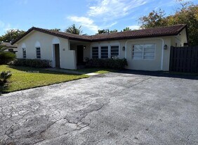 7910 SW 131st Ave in Miami, FL - Building Photo