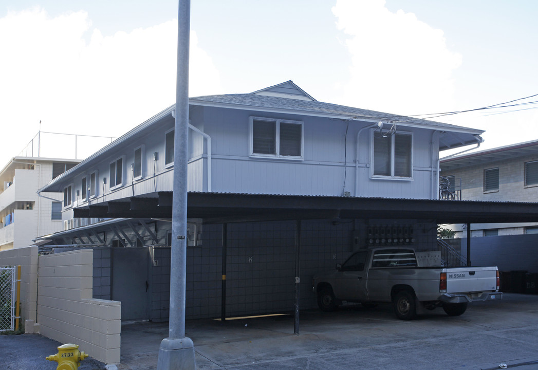 1218 Makaloa St in Honolulu, HI - Building Photo