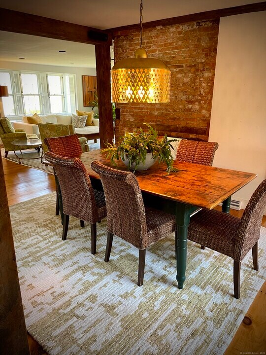 29 New City St in Essex, CT - Building Photo