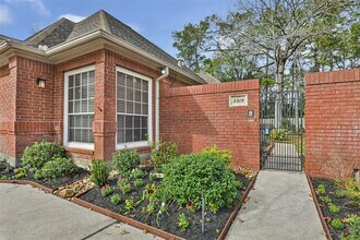 3319 Hickory Brook Ln in Houston, TX - Building Photo - Building Photo
