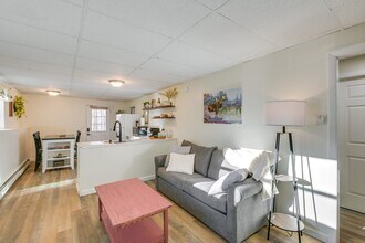 2893 Ohio St, Unit Downstairs B in Glenburn, ME - Building Photo - Building Photo