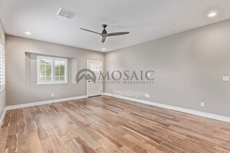 5009 S 11th Pl in Phoenix, AZ - Foto de edificio - Building Photo