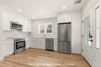 98 Burt Ave in Northport, NY - Building Photo - Building Photo