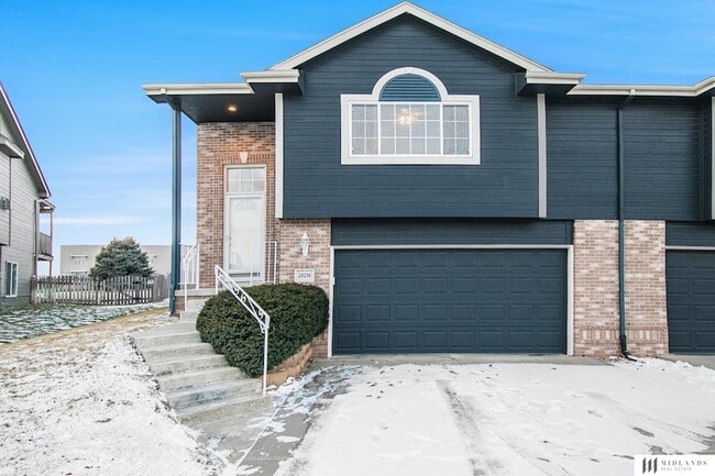 20216 B St in Omaha, NE - Building Photo - Building Photo