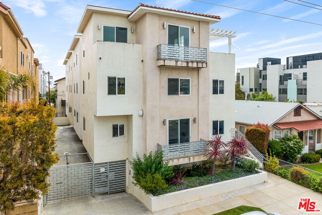 property at 1743 S Barrington Ave