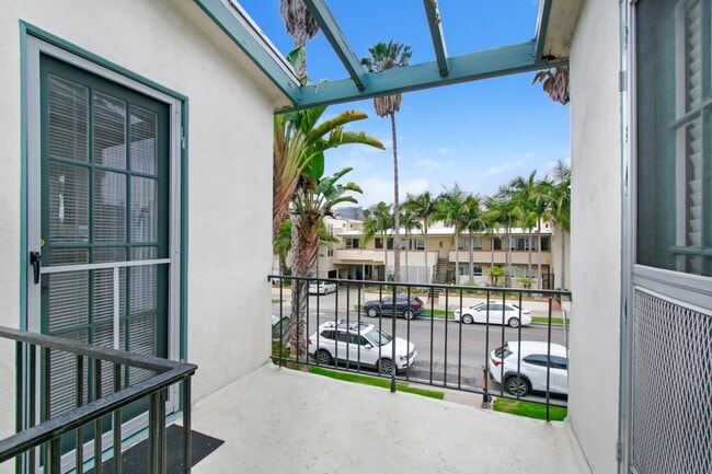 500 California Ave in Santa Monica, CA - Building Photo - Building Photo